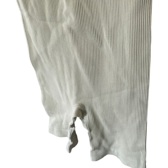 PrettyLittleThing Shorts Bodysuit - Picture 3 of 5